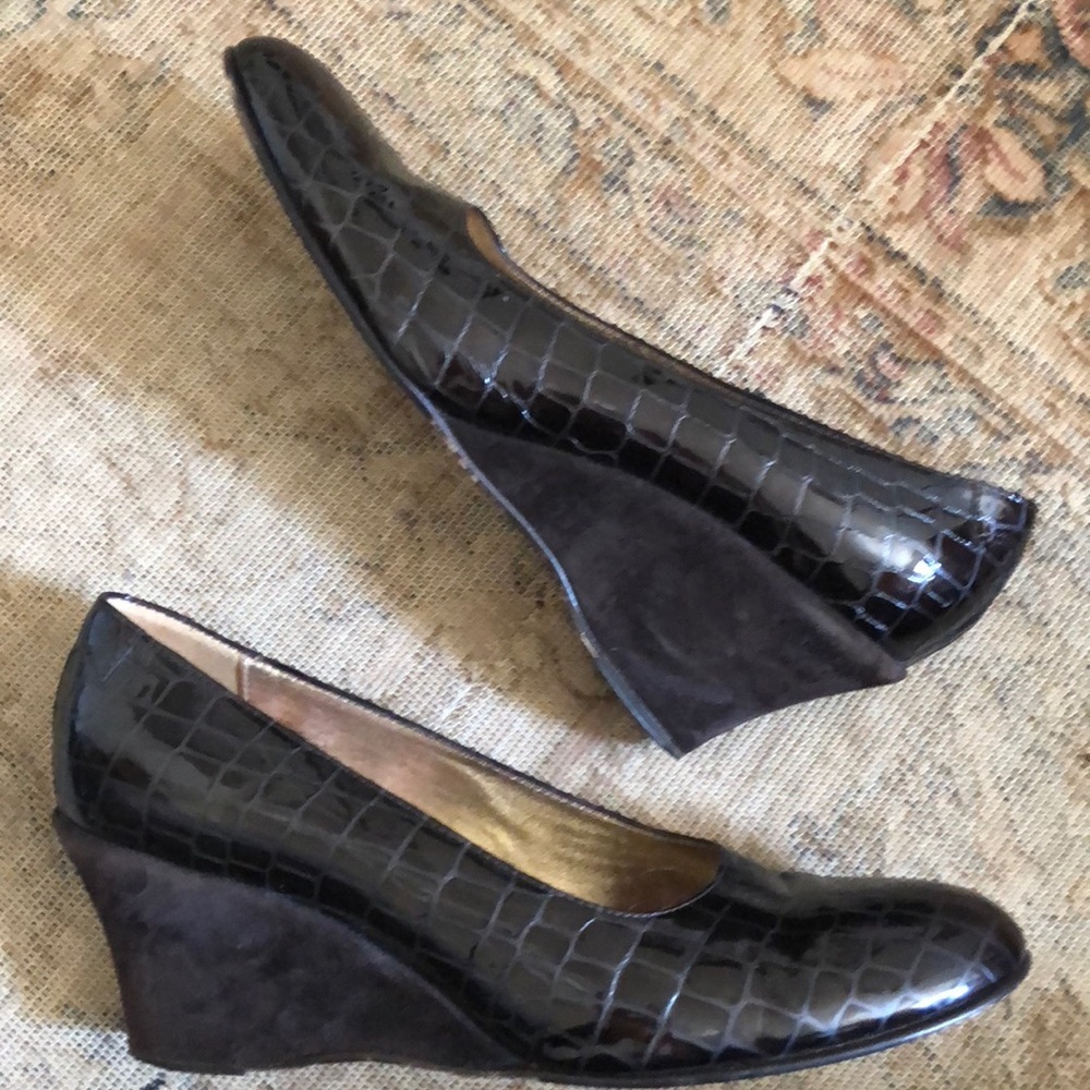 🕶️Taryn Rose brown leather croc embossed suede heel wedge pumps 11 - Picture 3 of 9